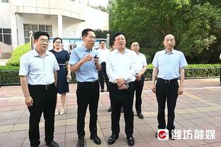 哈特：哈尔腾和阿丘瓦最后时刻抢到了进攻篮板 他们才是获胜功臣